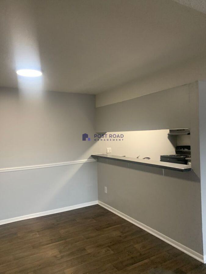 515 W 27th St S #102 - Photo 4 of 42