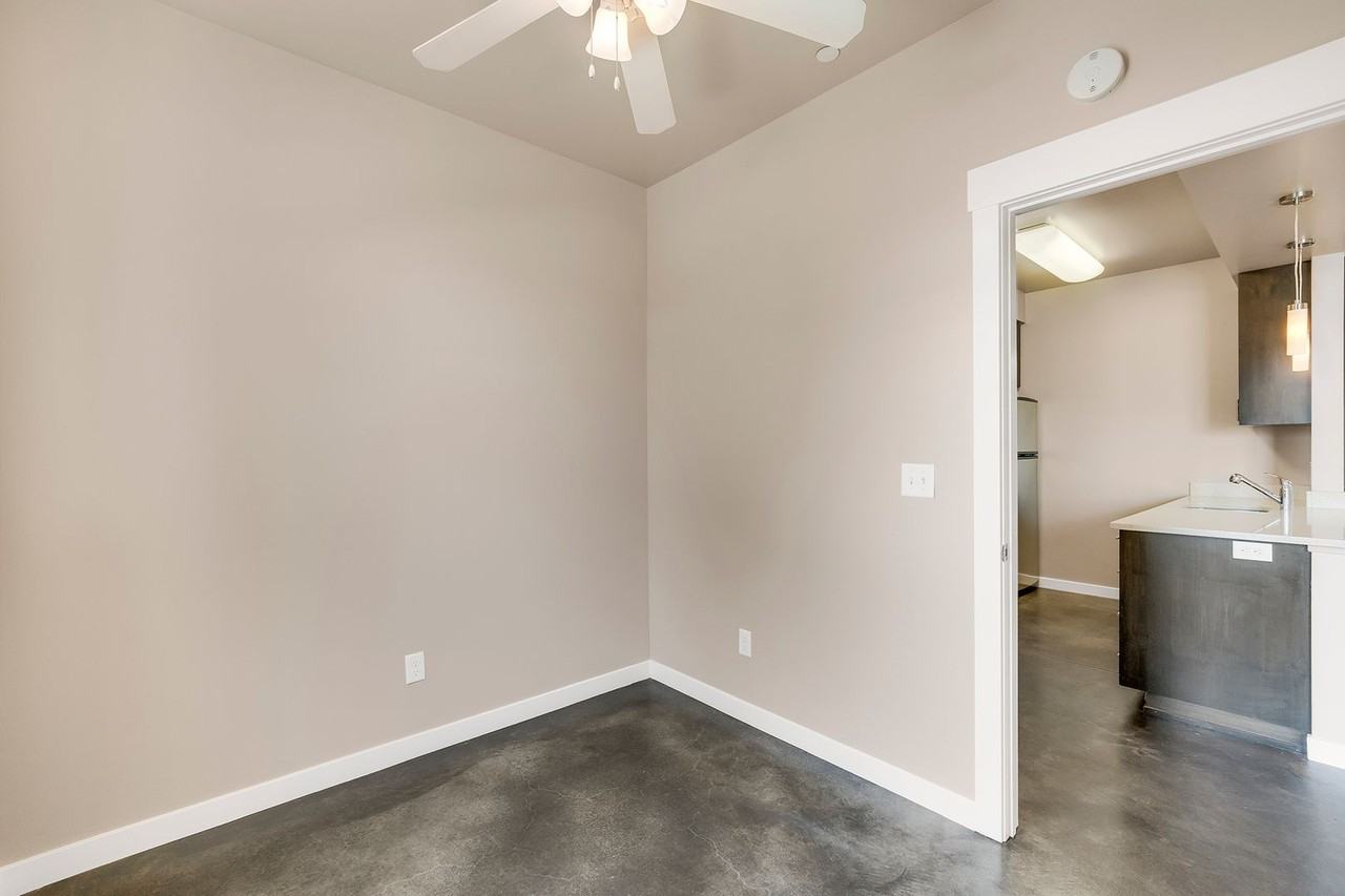 2602 E 20th St #301 - Photo 5 of 12