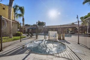 featured image of 1000 Estes St #34