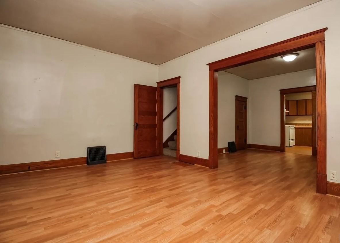 425/427 W 16Th St #427 - Photo 3 of 20