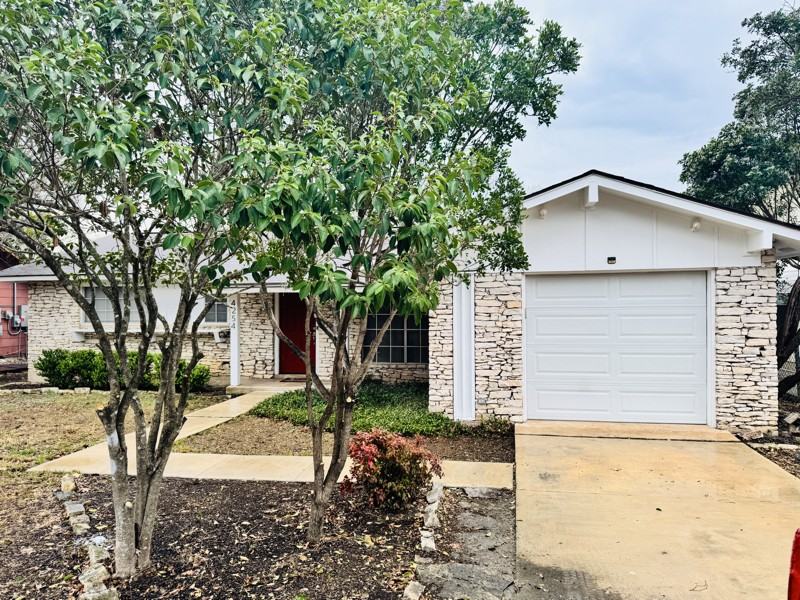 4254 Desert View Dr - Photo 2 of 20