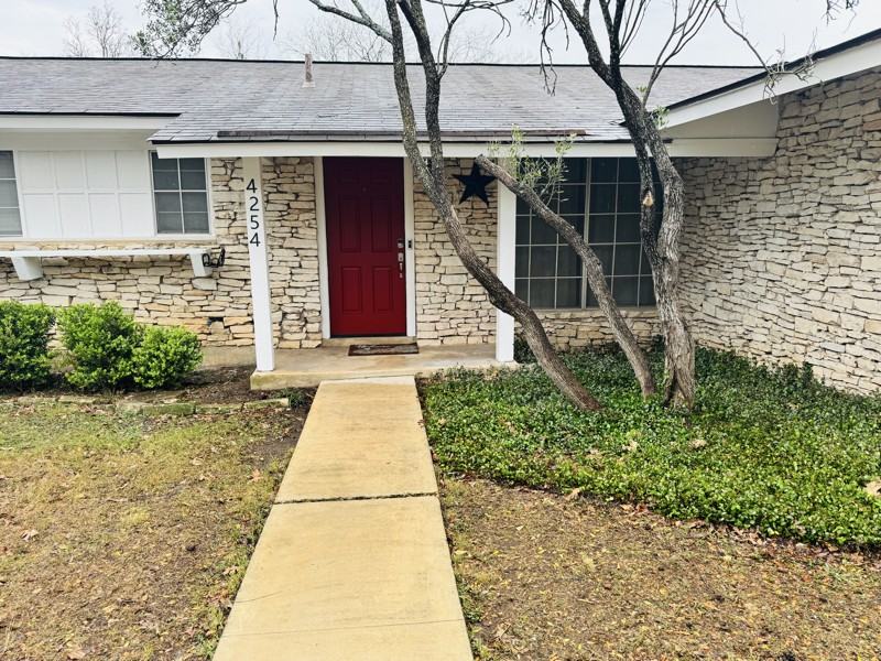 4254 Desert View Dr - Photo 3 of 20