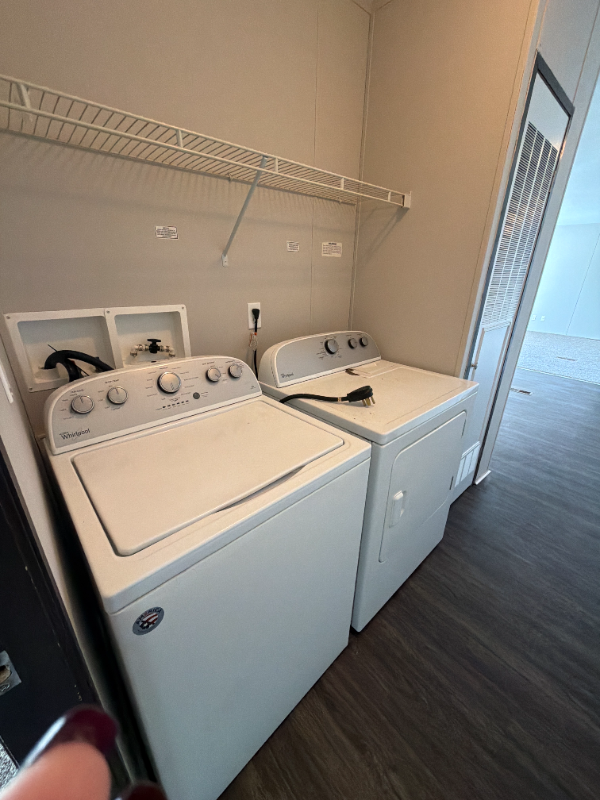 214 Lakeshore Cir #214 - Photo 4 of 4