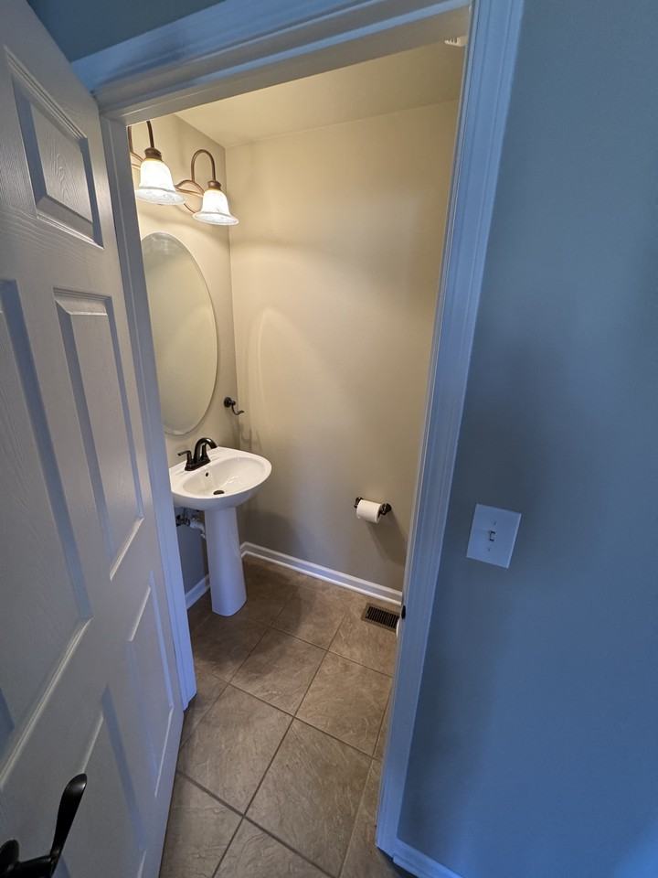 2766 Blakely Ln - Photo 7 of 21