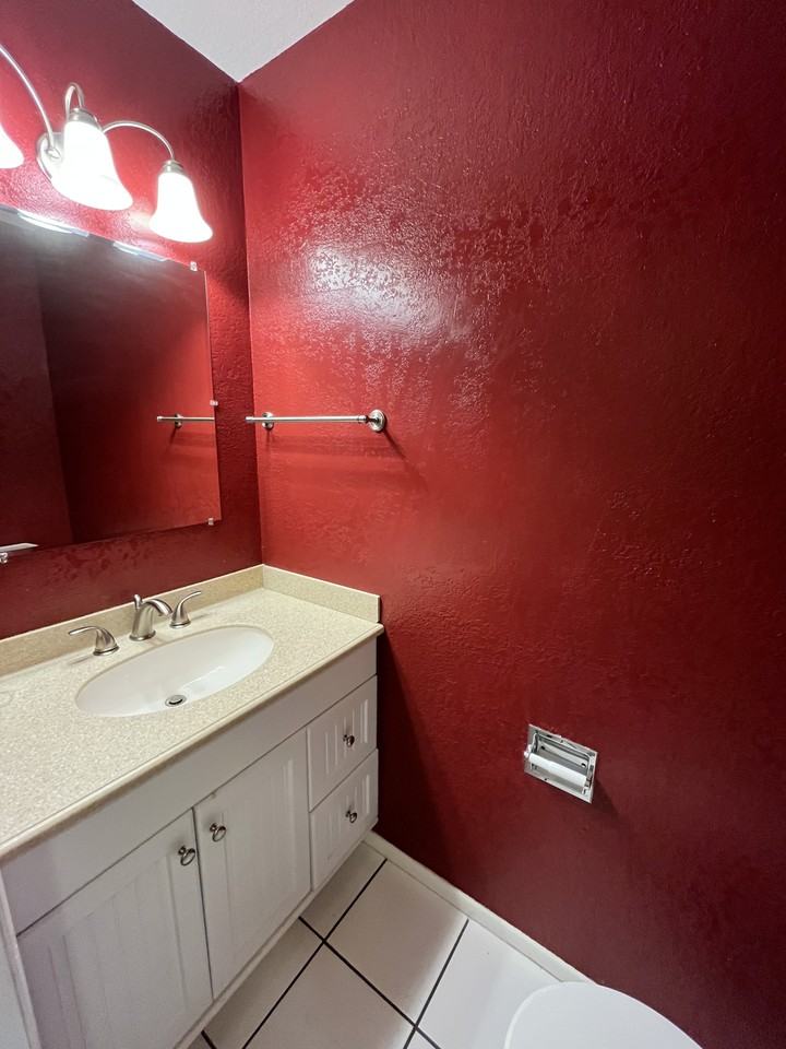 166 114th Ter Ne - Photo 7 of 12