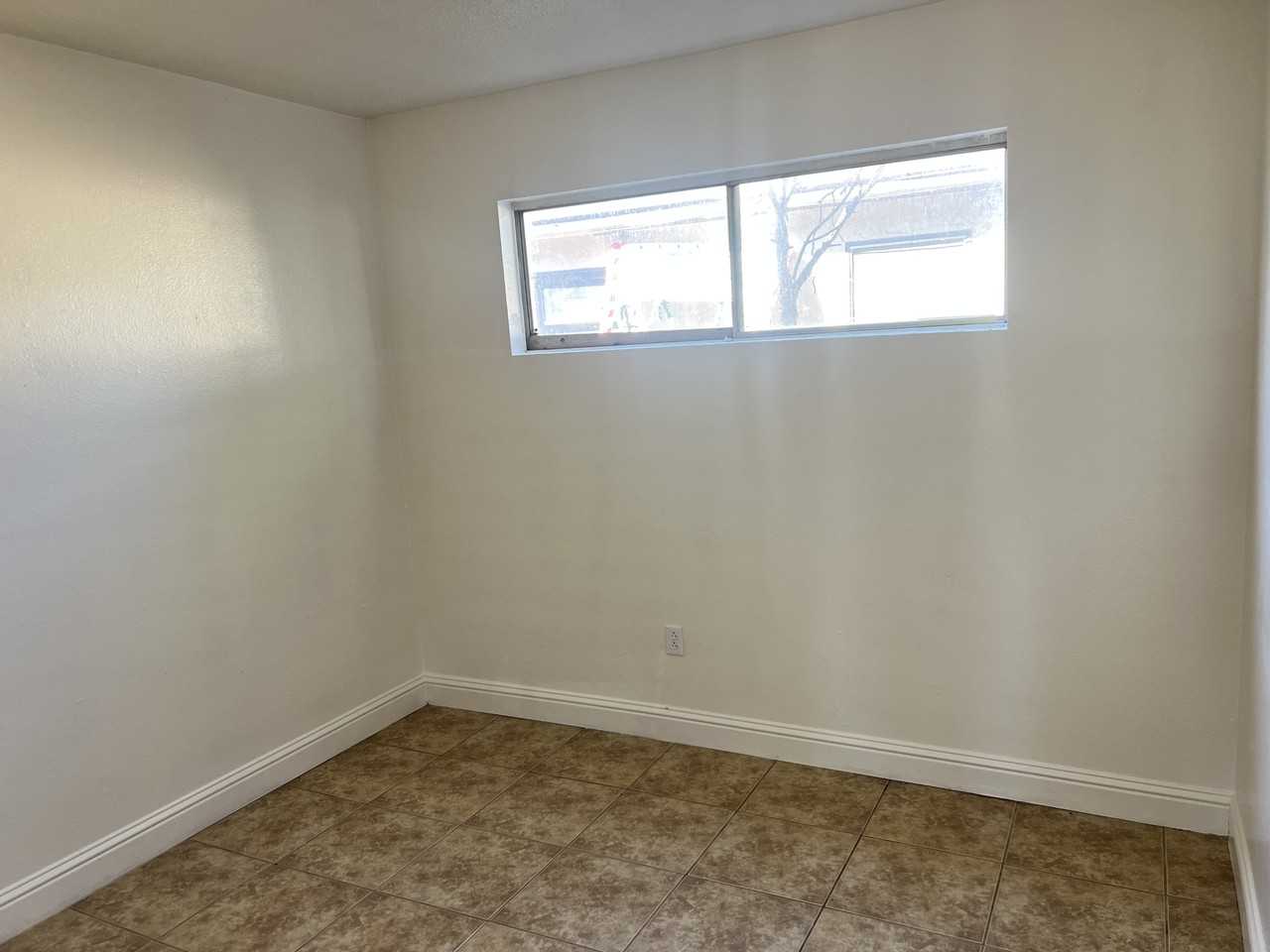 404 Central Ave #C - Photo 4 of 9