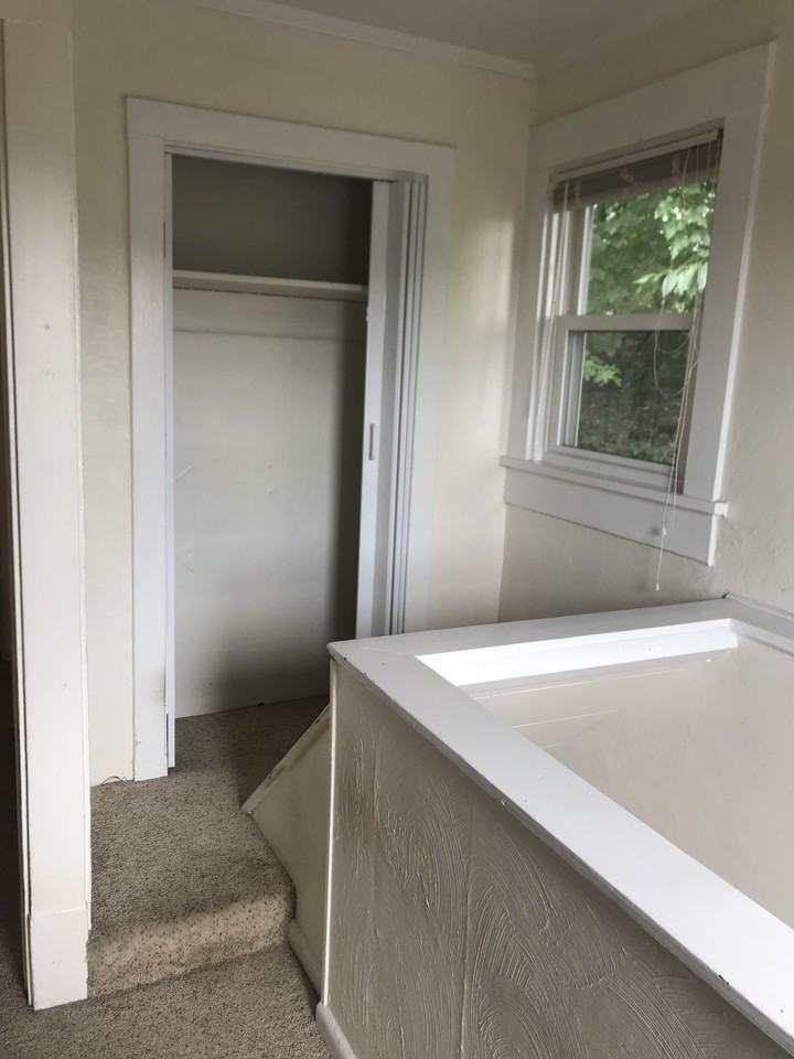 3915 Mcwhinney St - Photo 7 of 15