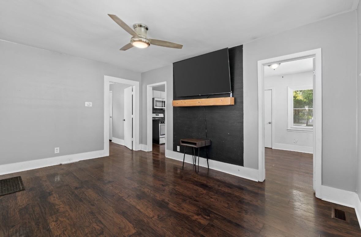 243 Edgewood Pl - Photo 4 of 20