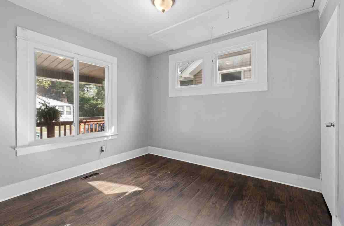 243 Edgewood Pl - Photo 7 of 20