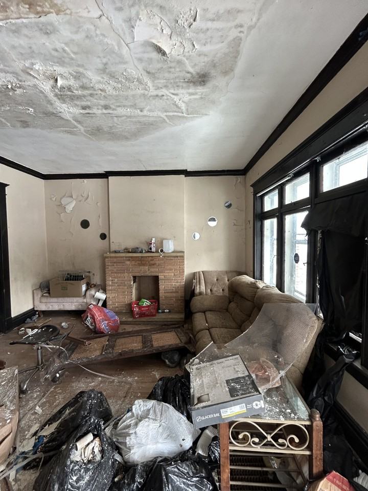 1337 Walton Ave - Photo 3 of 16