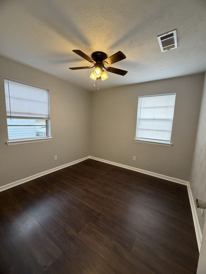 519 Wren Ave - Photo 2 of 14