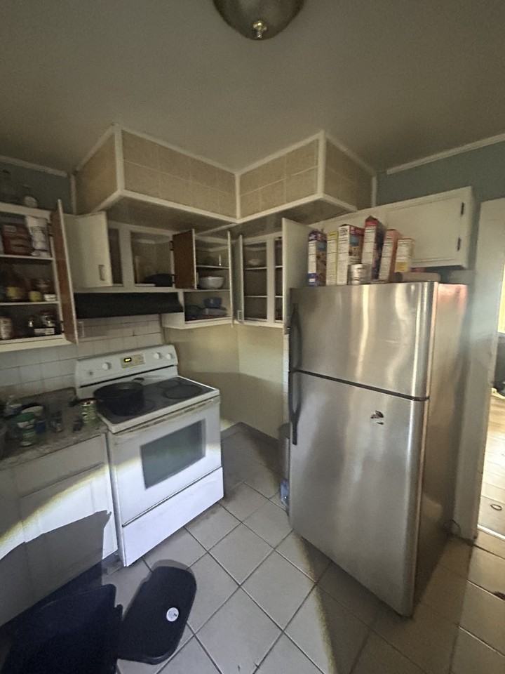 4025 Beachwood Ave - Photo 6 of 20