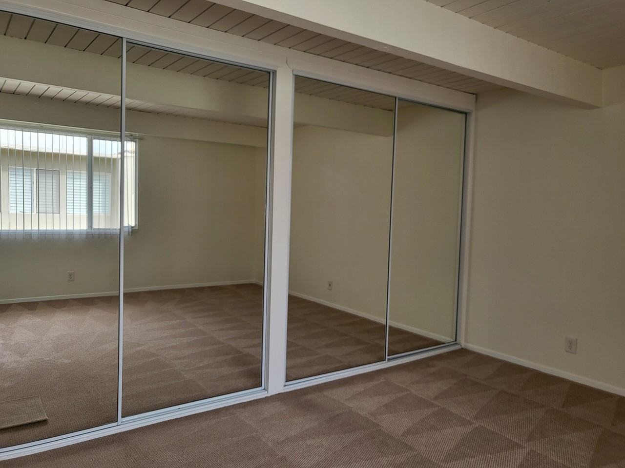 312 S Elm Dr #10 - Photo 7 of 7