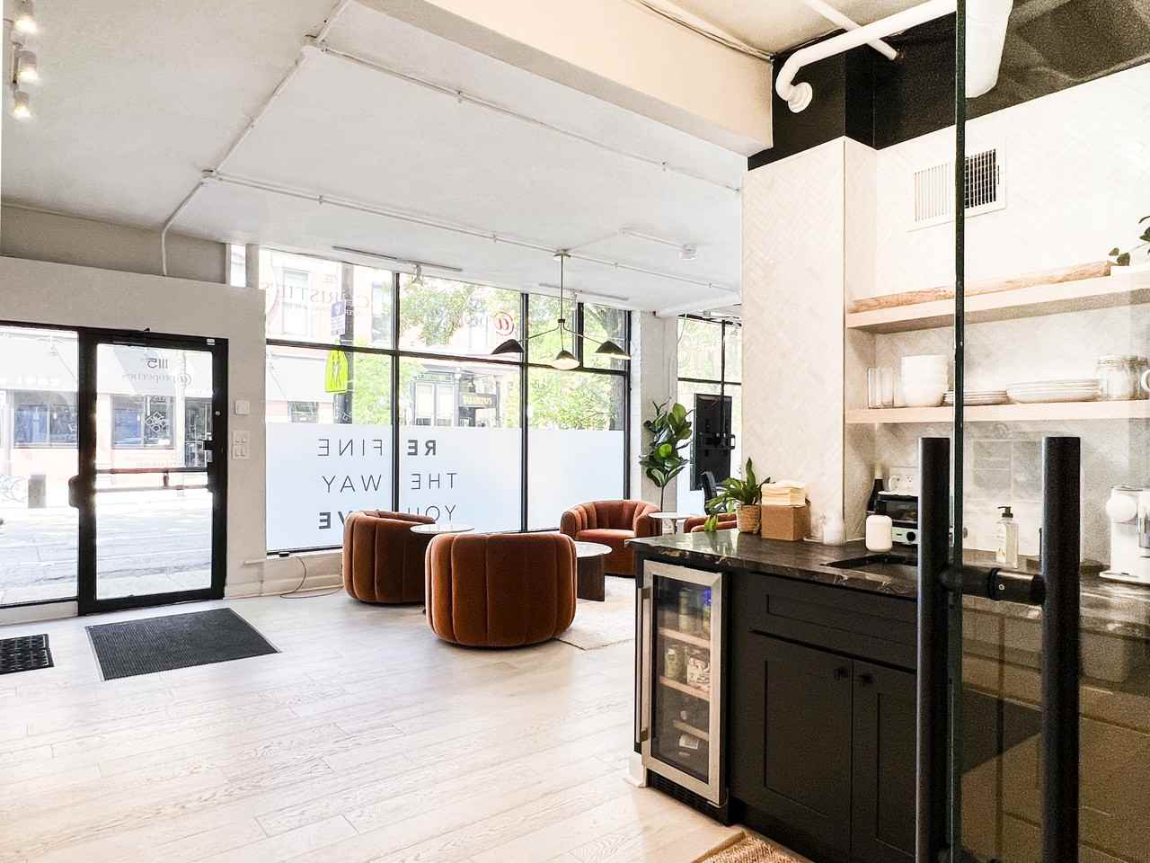 1113 W Armitage Ave - Photo 3 of 12