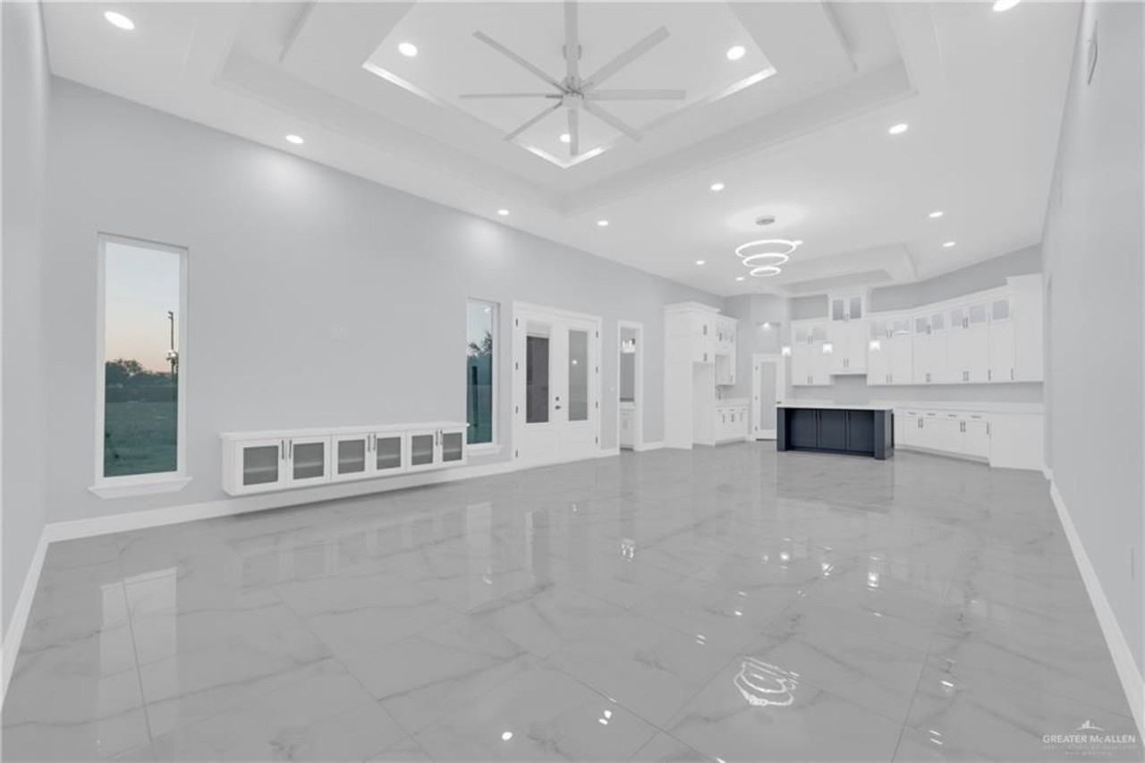 3007 E Ebano St - Photo 3 of 10