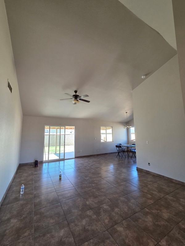 6534 N 71st Ave - Photo 2 of 9