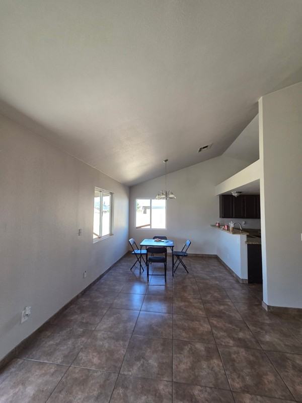 6534 N 71st Ave - Photo 3 of 9