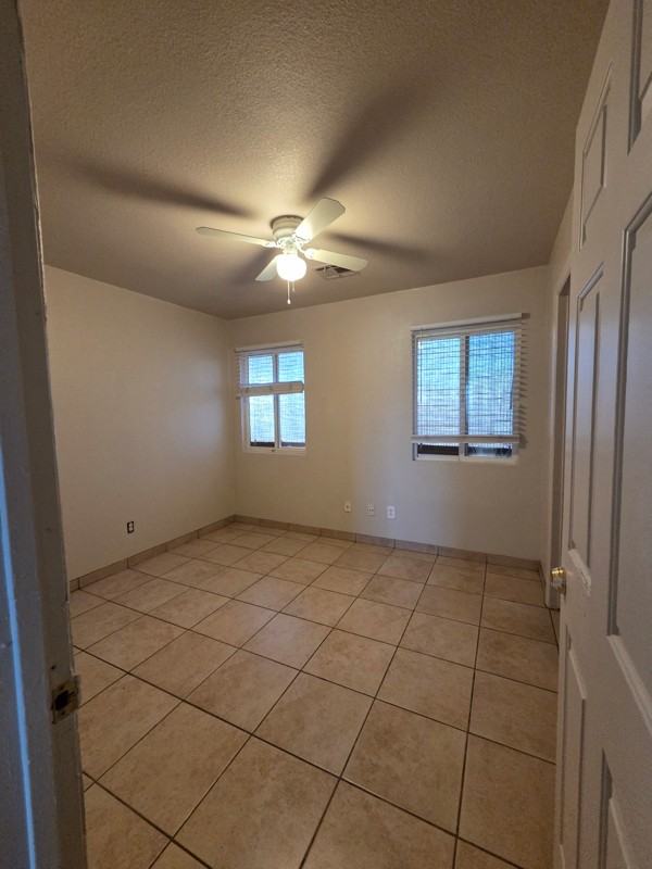 6534 N 71st Ave - Photo 5 of 9