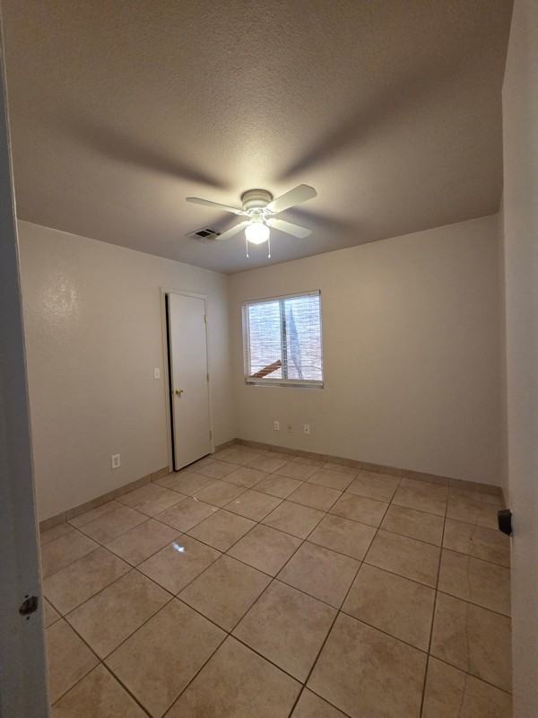 6534 N 71st Ave - Photo 6 of 9