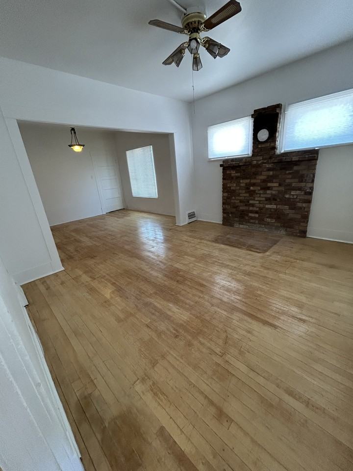 800 6th Ave N - Photo 2 of 19