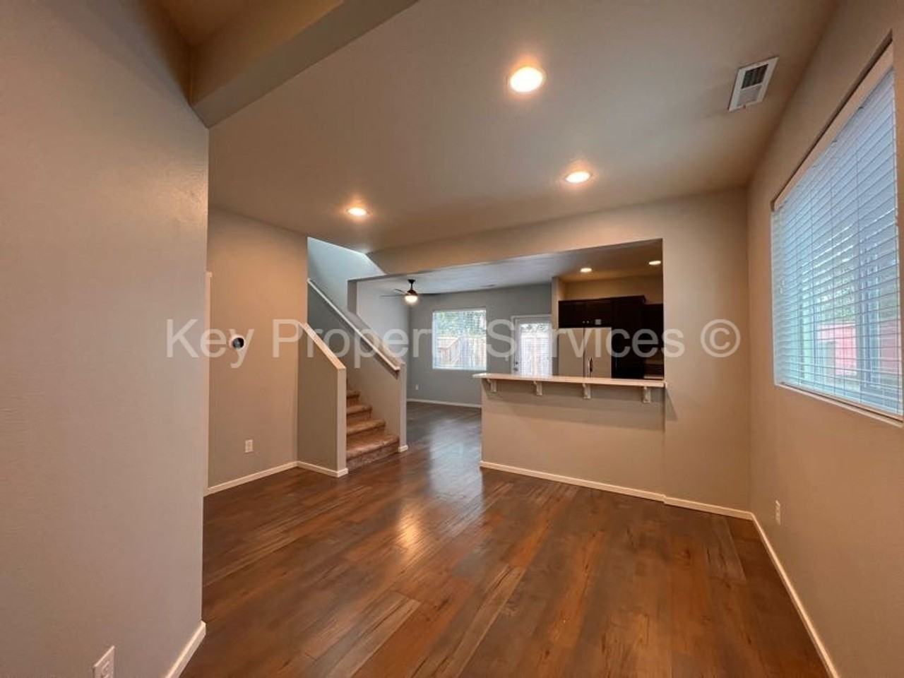 7004 Ne 13th Ave - Photo 2 of 24