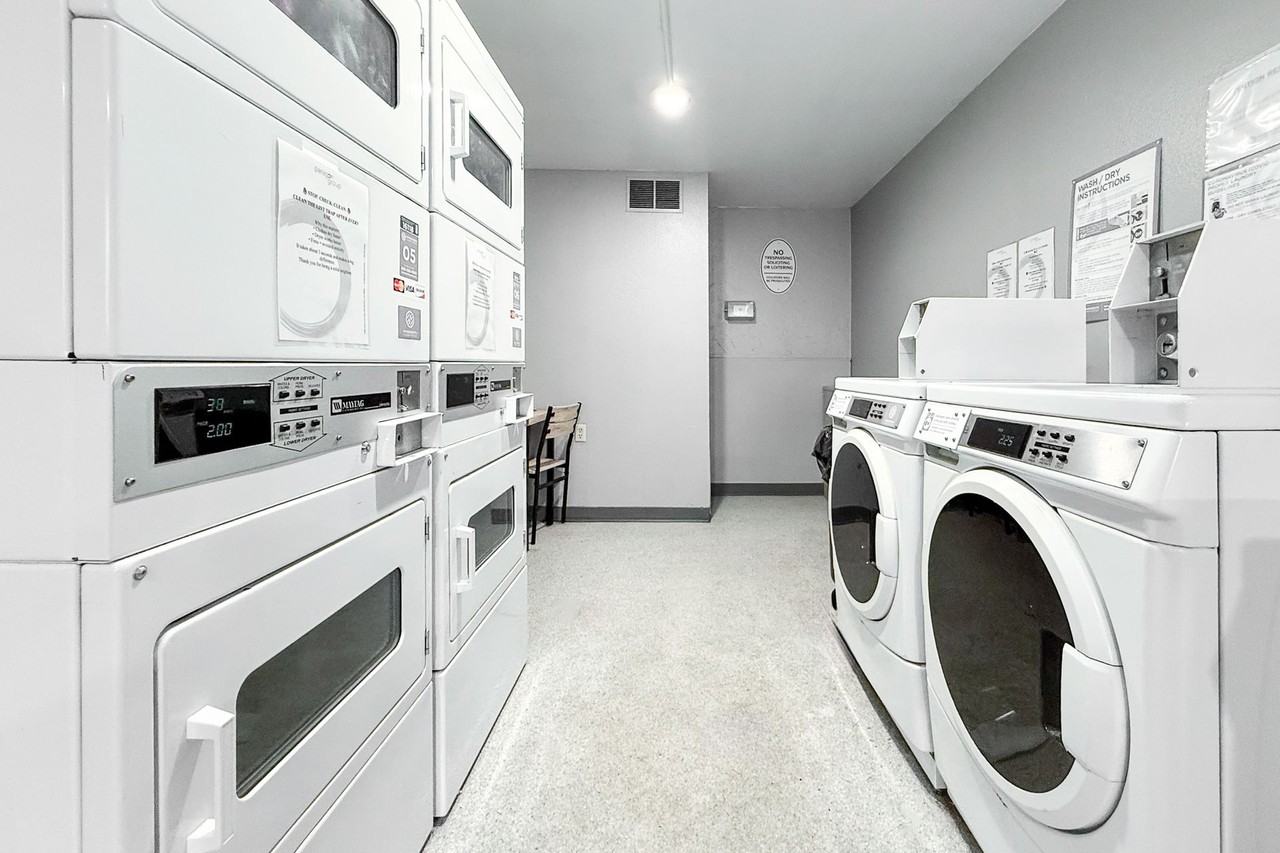 Avalon Court Apartments - Photo 5 of 36