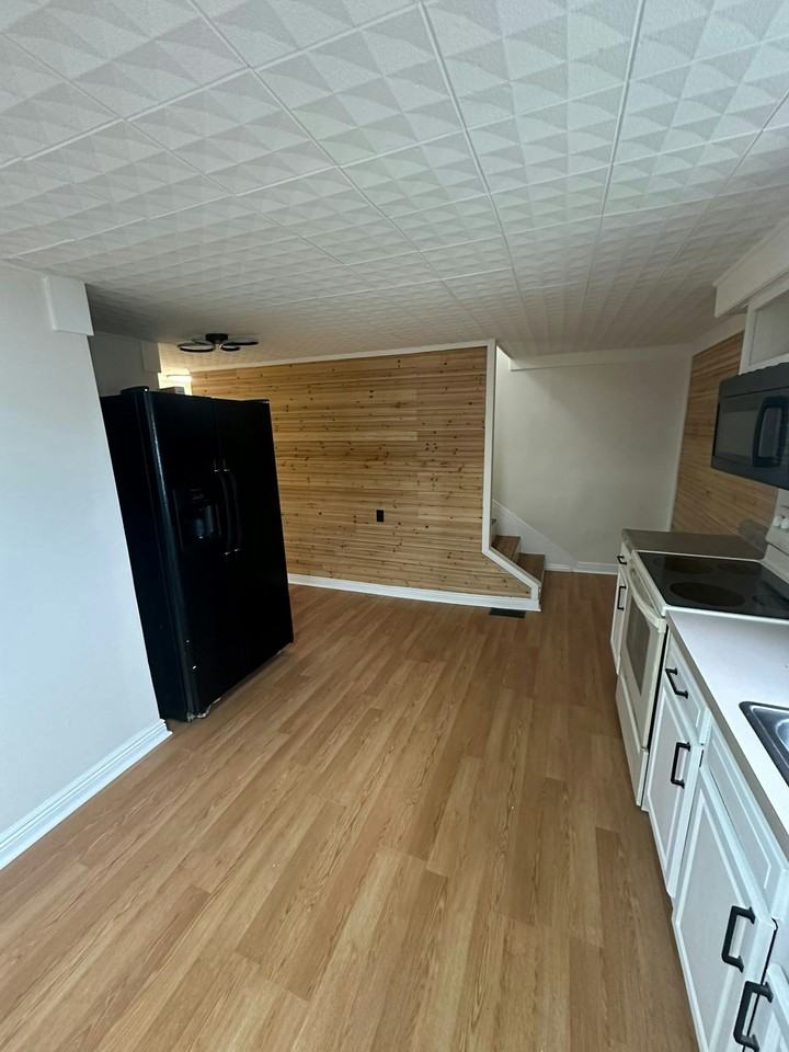 125 East Market Street - Photo 3 of 23