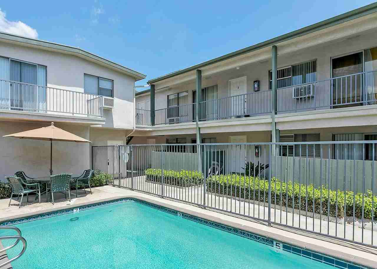 101 East Beacon Street, Unit D - Photo 3 of 17