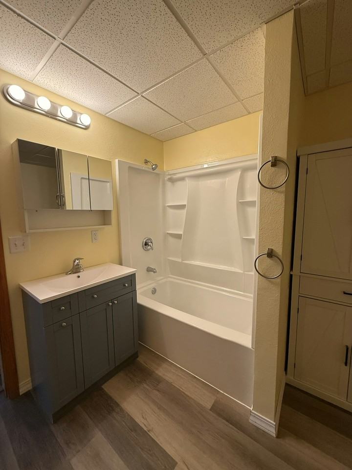 211 Bank Street, Unit 1 - Photo 2 of 6