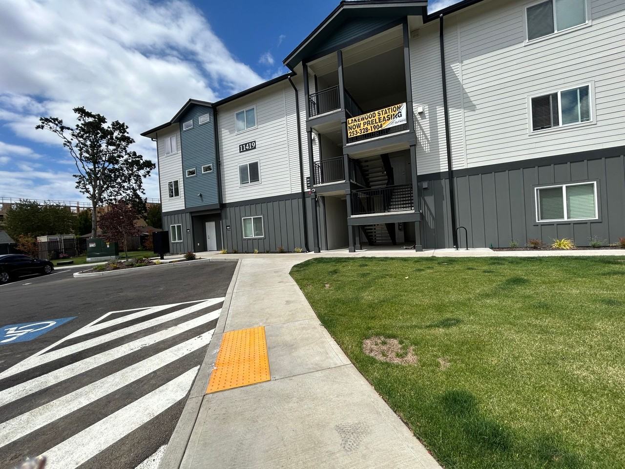 Lakewood Station - Photo 4 of 12