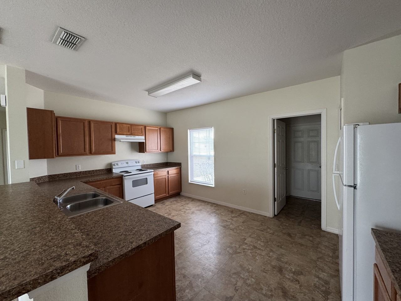 902 Fraser Dr #1 - Photo 7 of 11