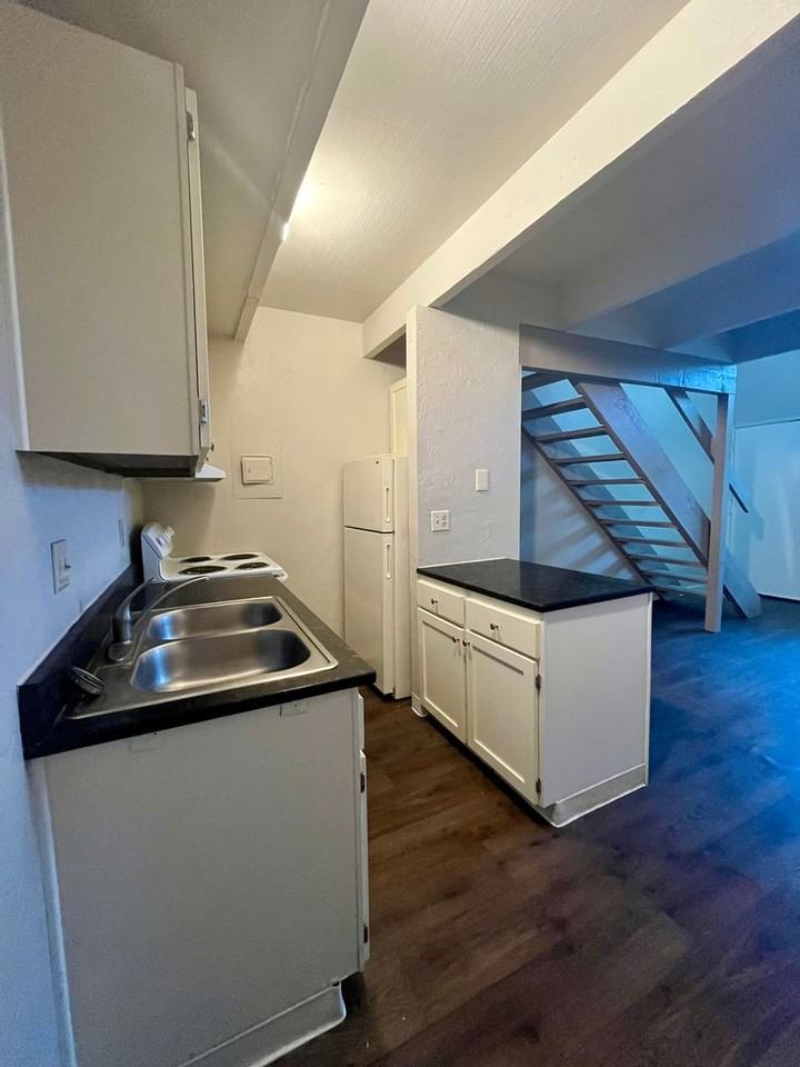 95 W 15th Ave #27 - Photo 3 of 8