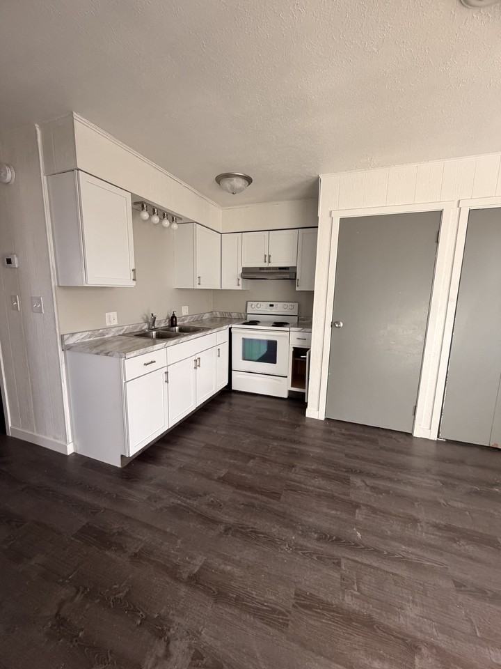 113 Tara Ct #C - Photo 2 of 15