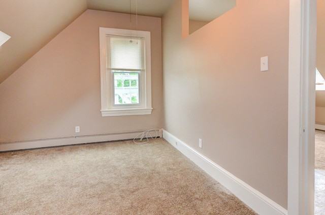 239 Vine St - Photo 5 of 10