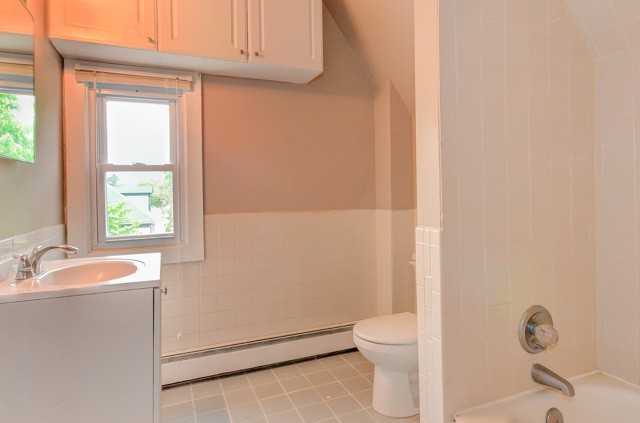 239 Vine St - Photo 6 of 10