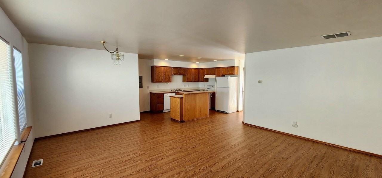 1326 S Skyline Dr - GRQ - WA - Photo 2 of 20