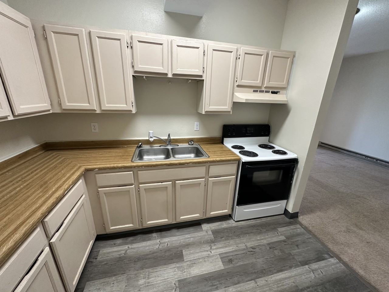 10 9th Ave SW - 22 plex - Photo 2 of 8