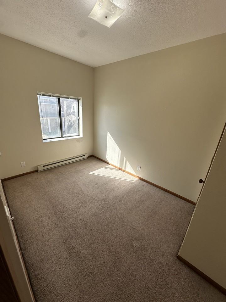 10 9th Ave SW - 22 plex - Photo 3 of 8