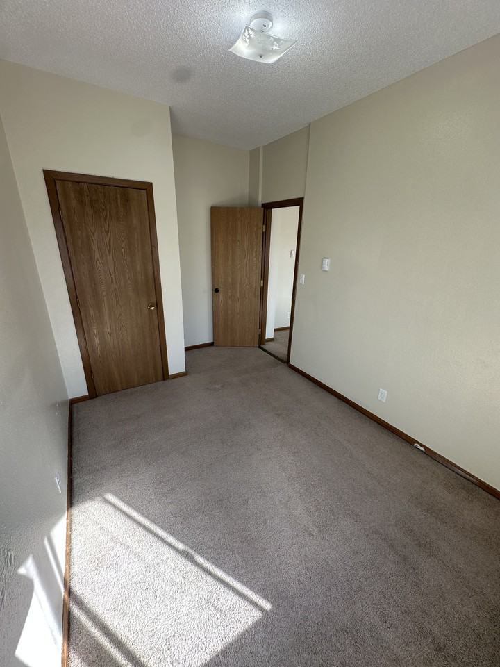 10 9th Ave SW - 22 plex - Photo 5 of 8