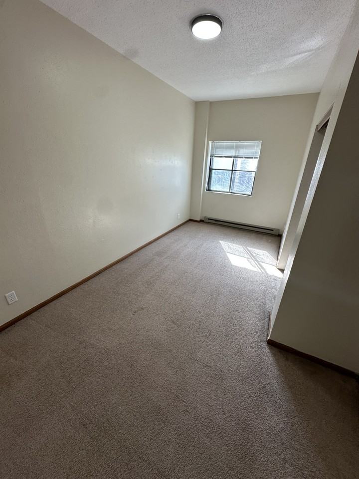 10 9th Ave SW - 22 plex - Photo 7 of 8