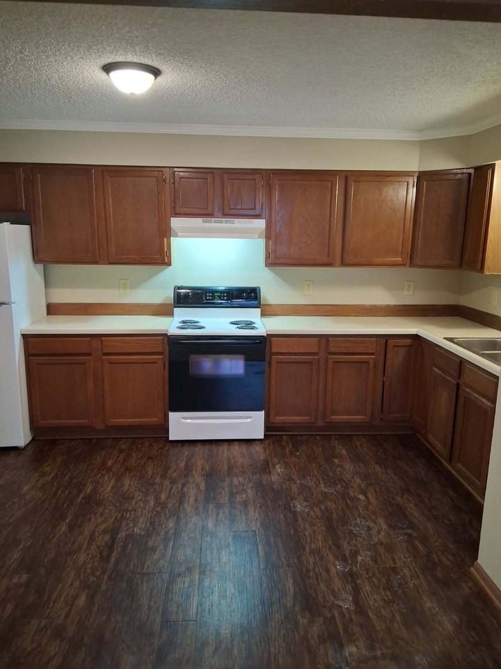 122 E Hunt St - Photo 2 of 5