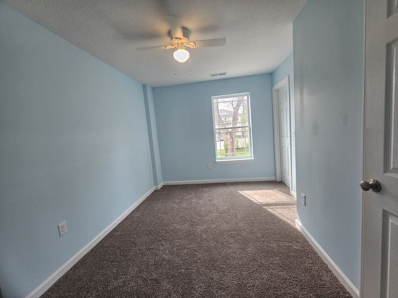 311 Broad Street - Photo 4 of 18