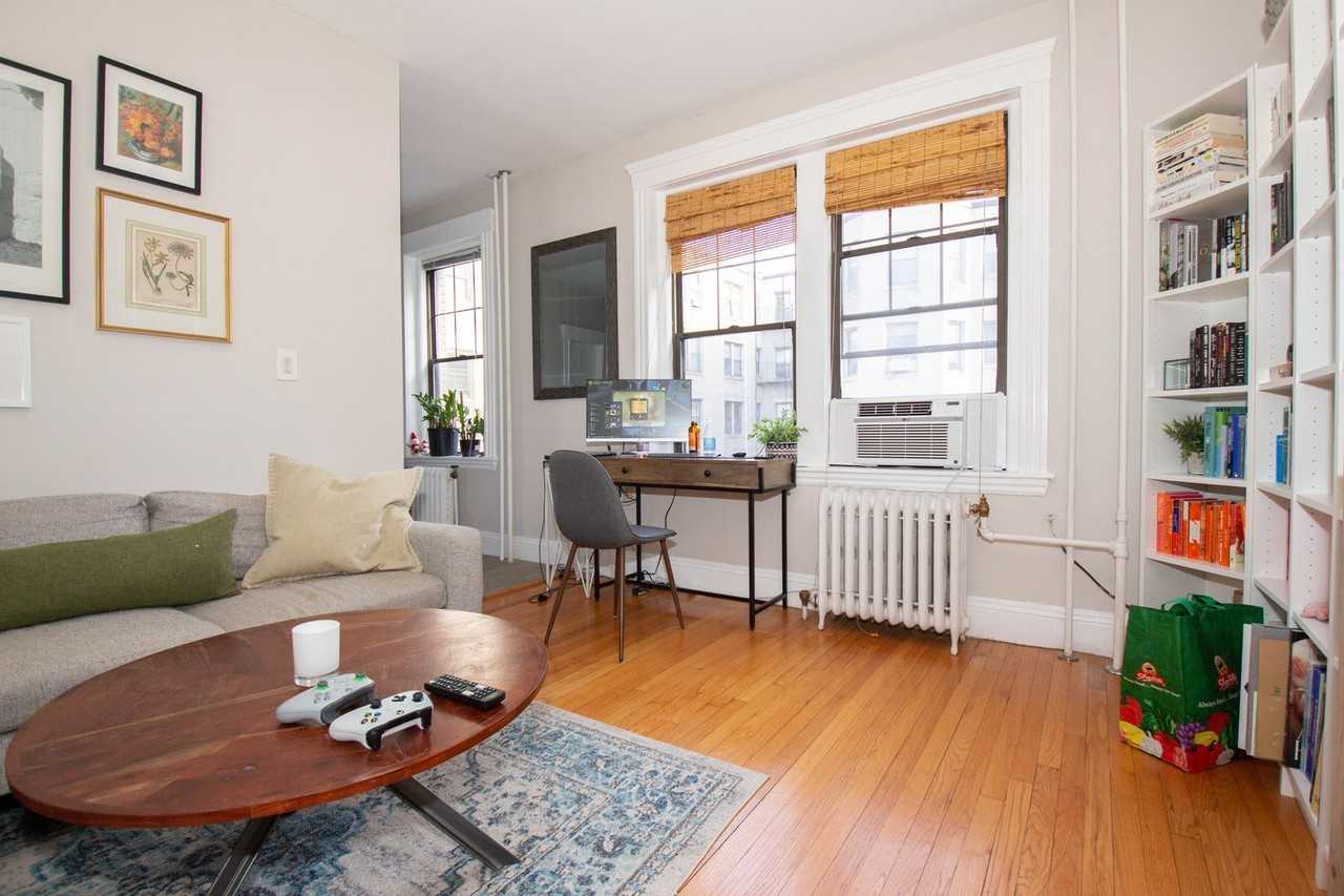 370 Chestnut Hill Ave - Photo 4 of 7