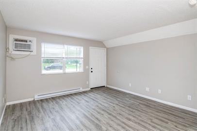 300-304 Sal Boulevard - Photo 4 of 11