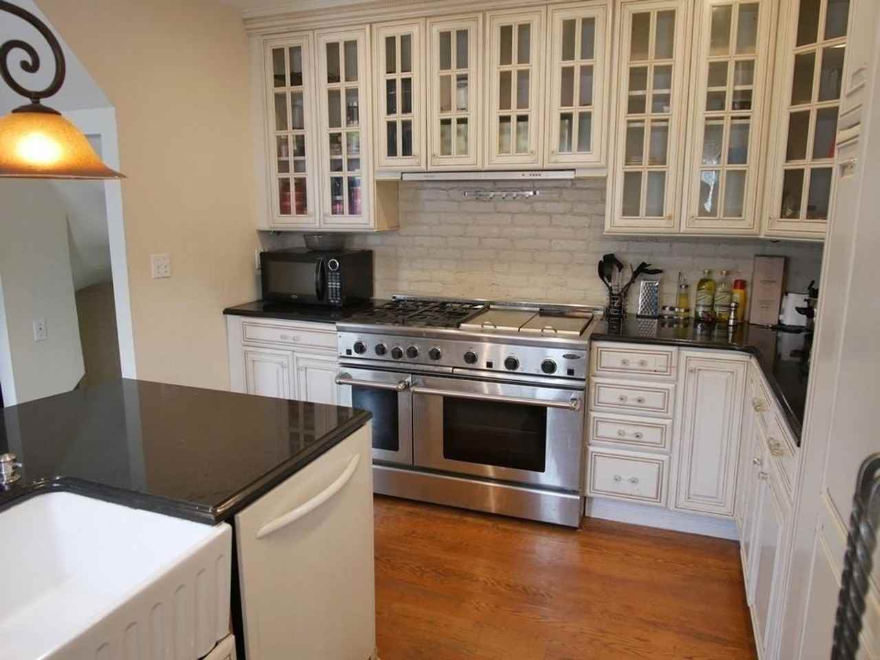 32 Warwick St - Photo 2 of 14
