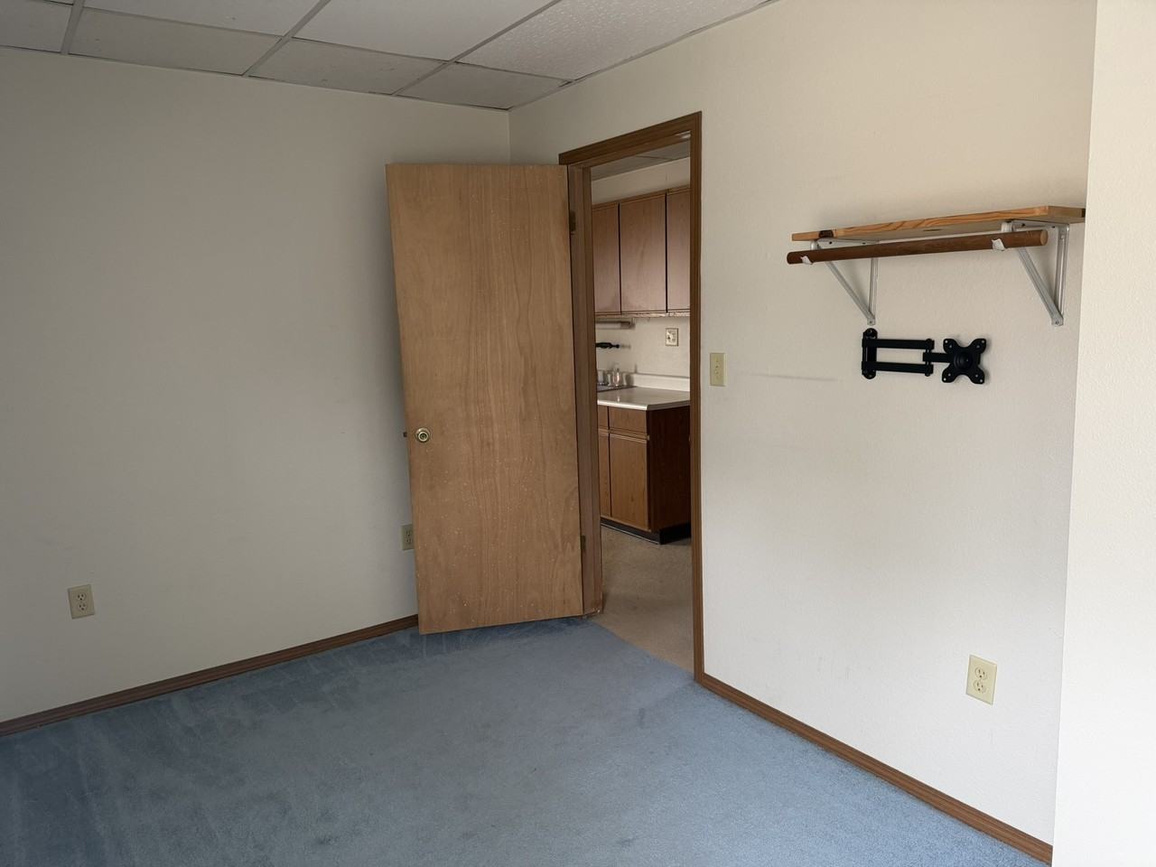 136 Main Street - Photo 4 of 8