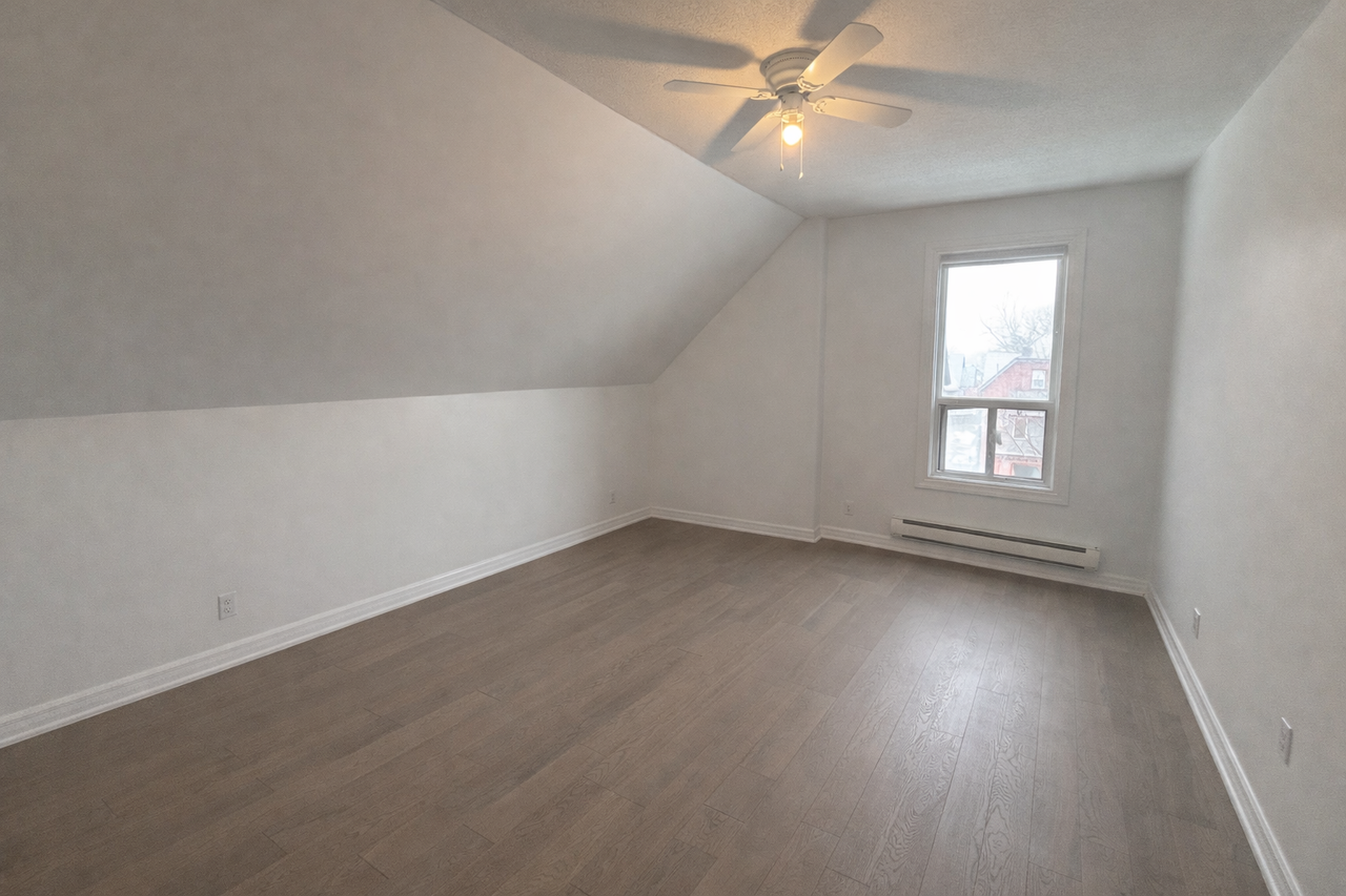 101/103 Spadina Rd #103-6 - Photo 5 of 13