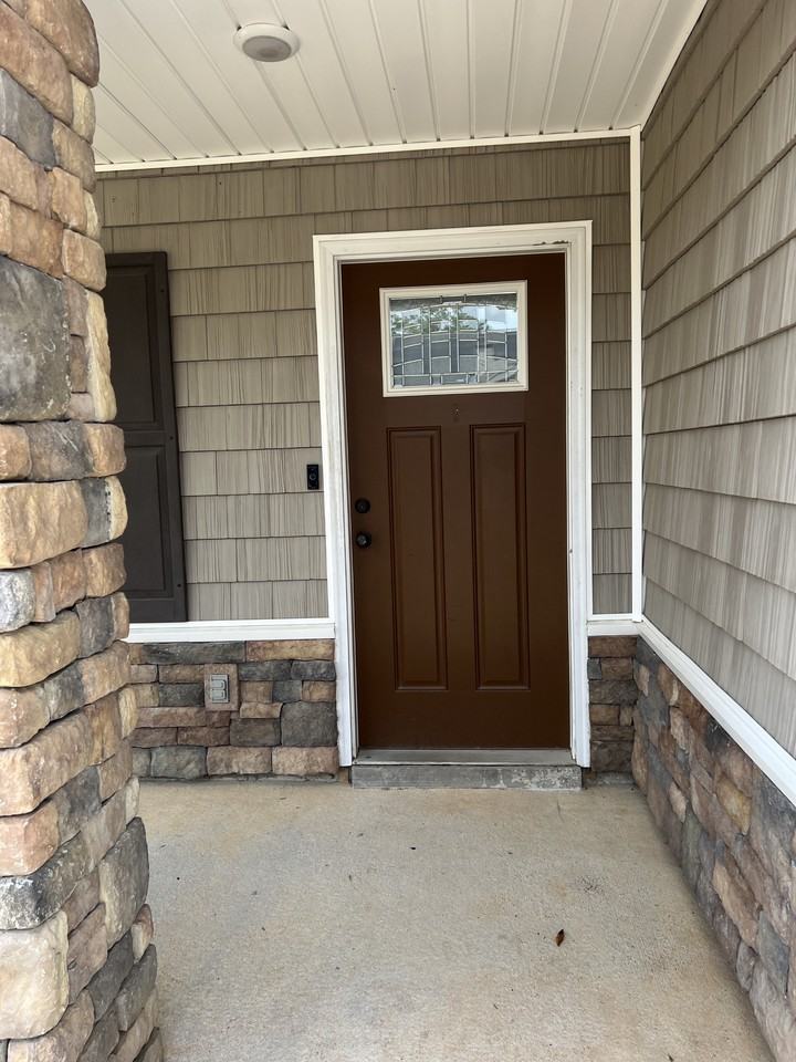 489 Eisenhower Dr #285 - Photo 2 of 42