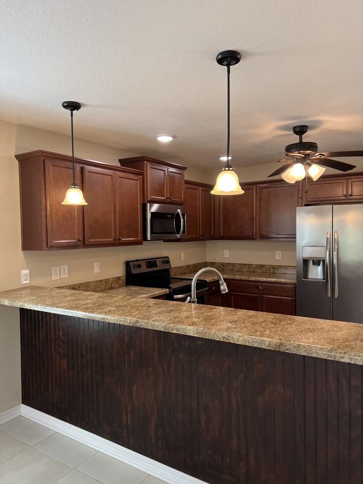 489 Eisenhower Dr #285 - Photo 6 of 42