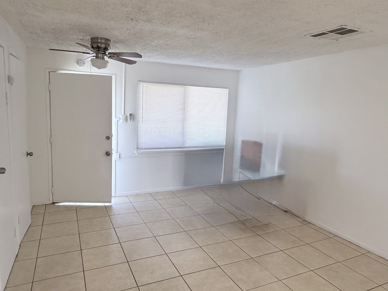 24454 Myers Ave - Photo 4 of 9